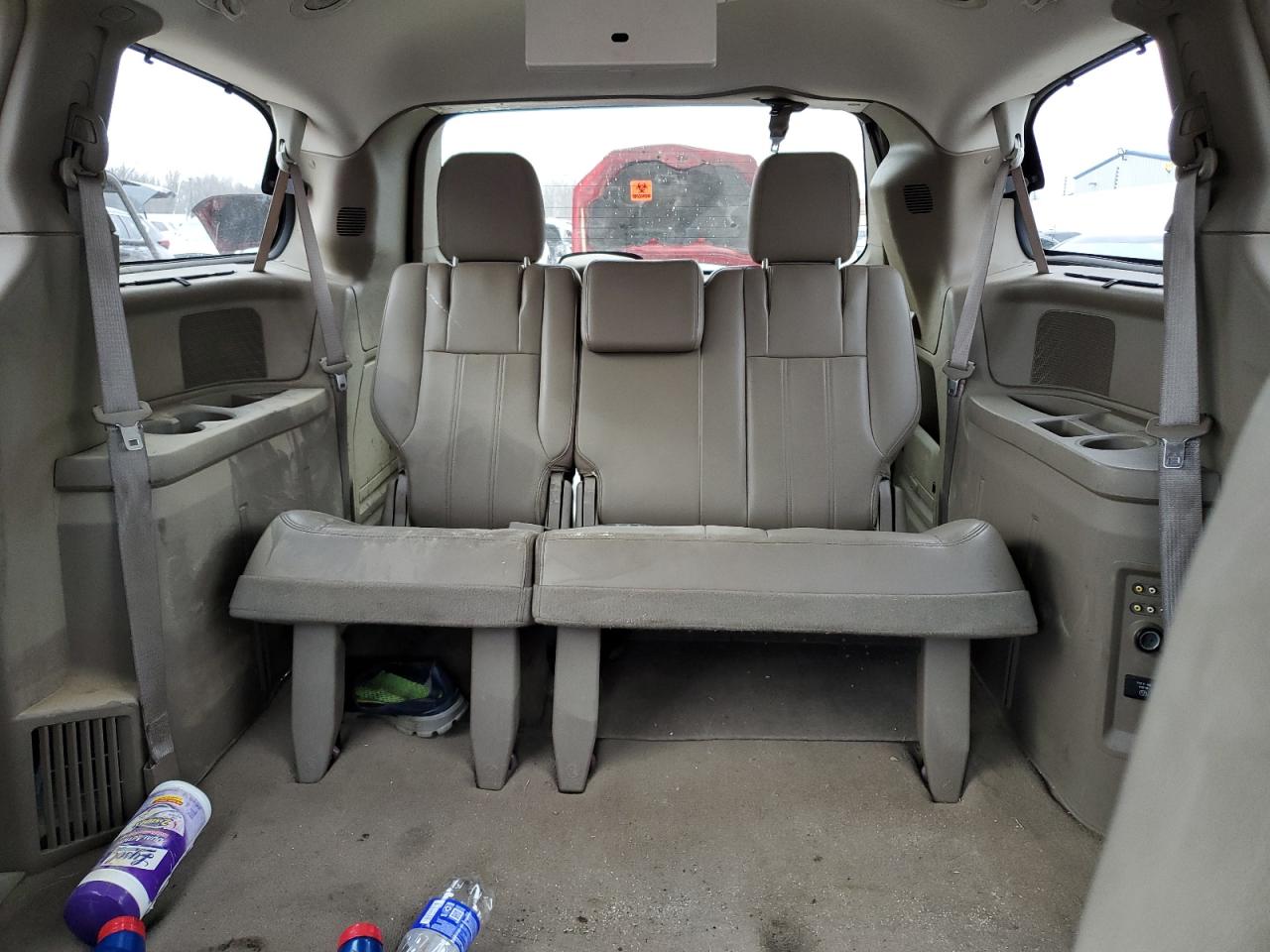 2013 Chrysler Town & Country - Image 10