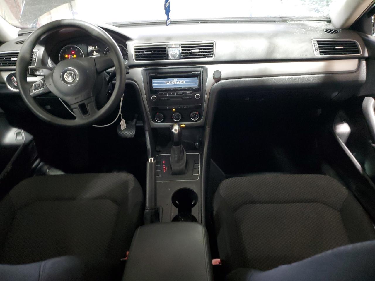 2014 Volkswagen Passat - Image 8