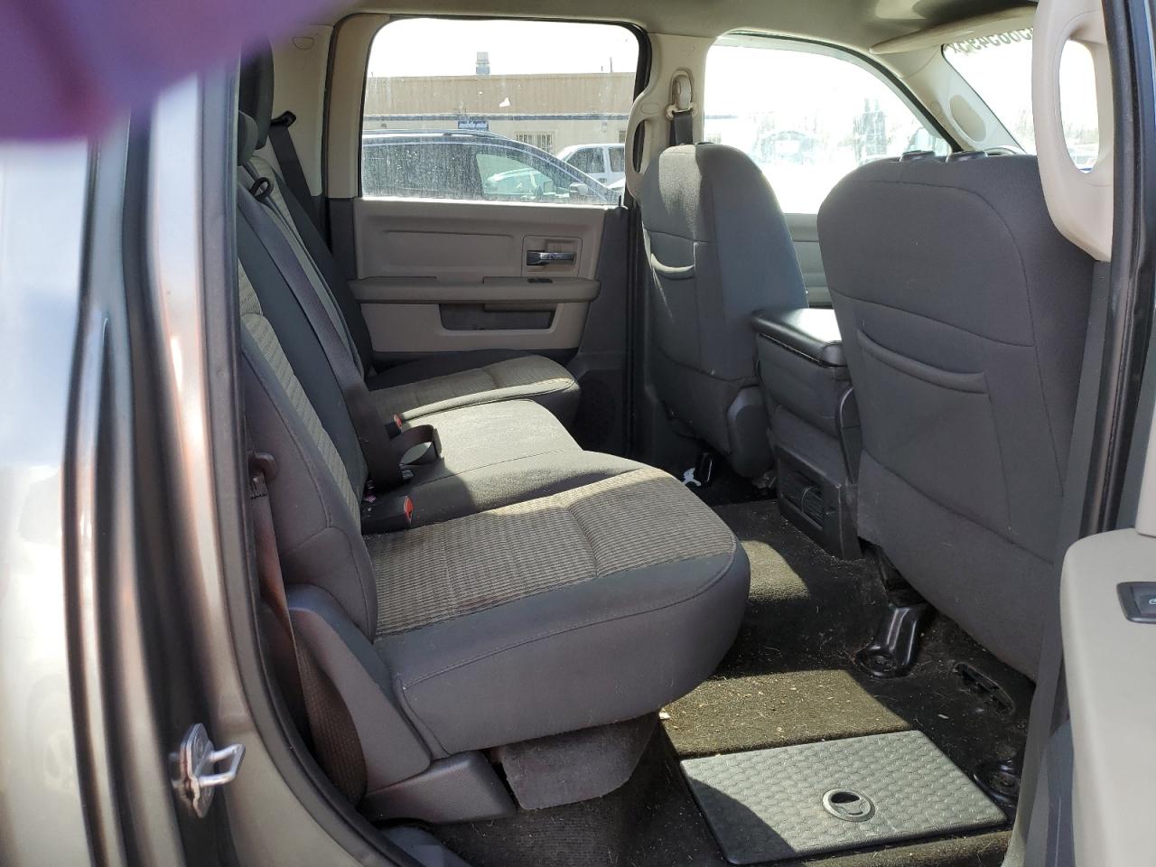 2012 Dodge RAM - Image 10