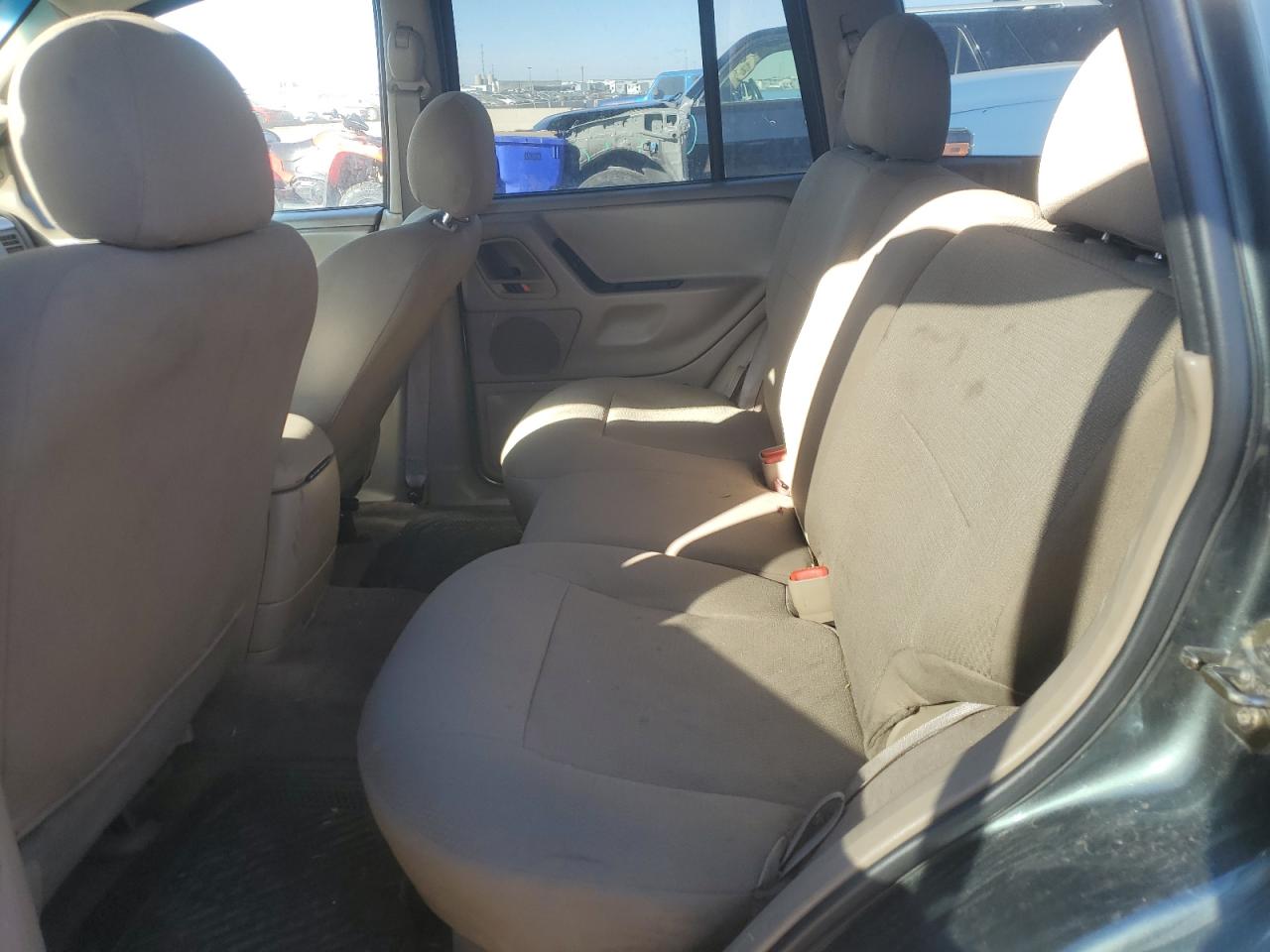 2002 Jeep Grand Cherokee - Image 11