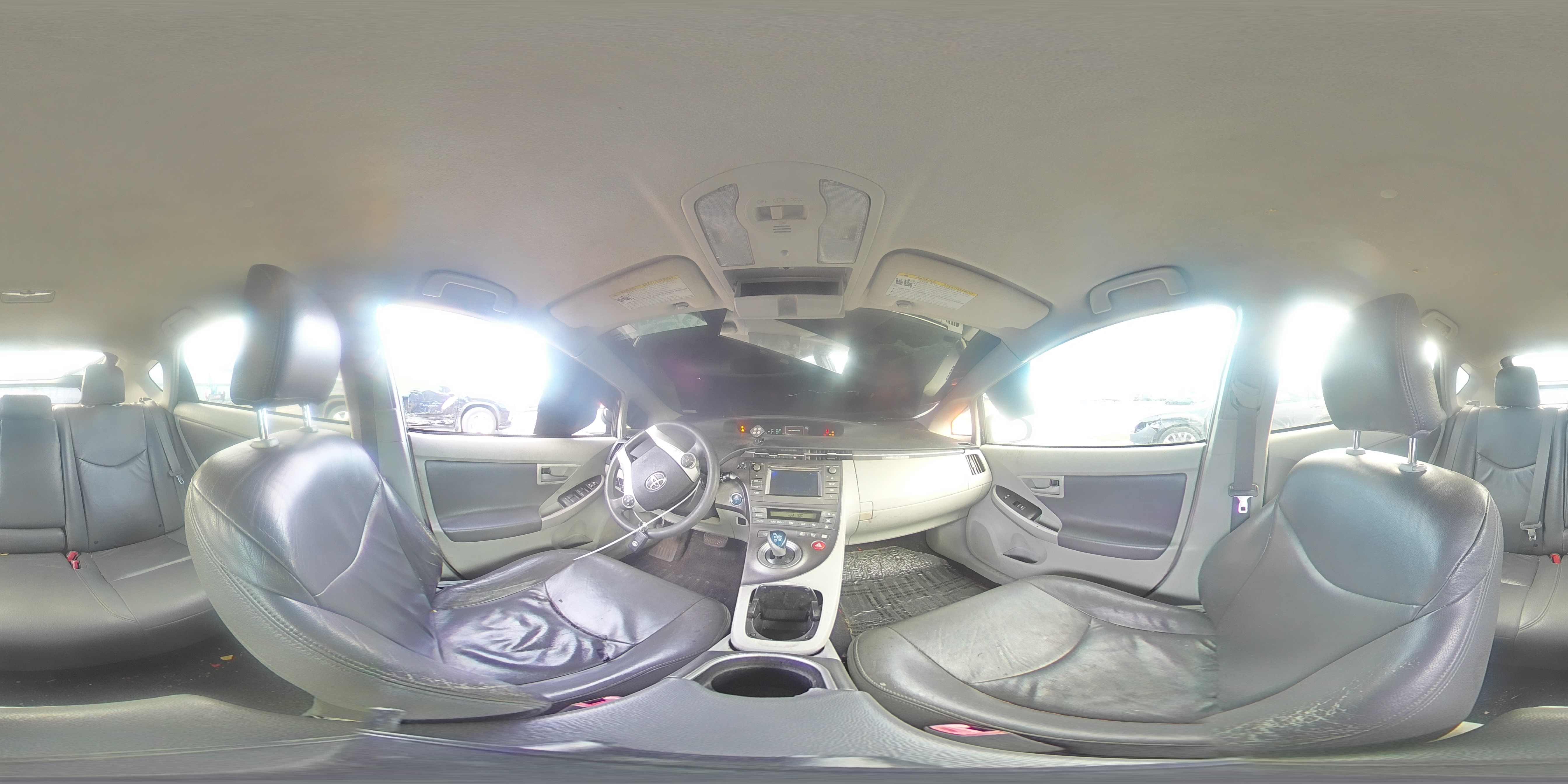 2012 Toyota Prius - Image 13