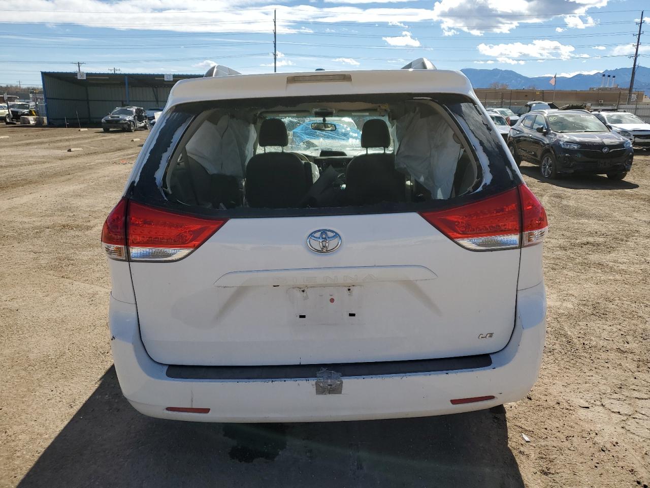 2014 Toyota Sienna - Image 6