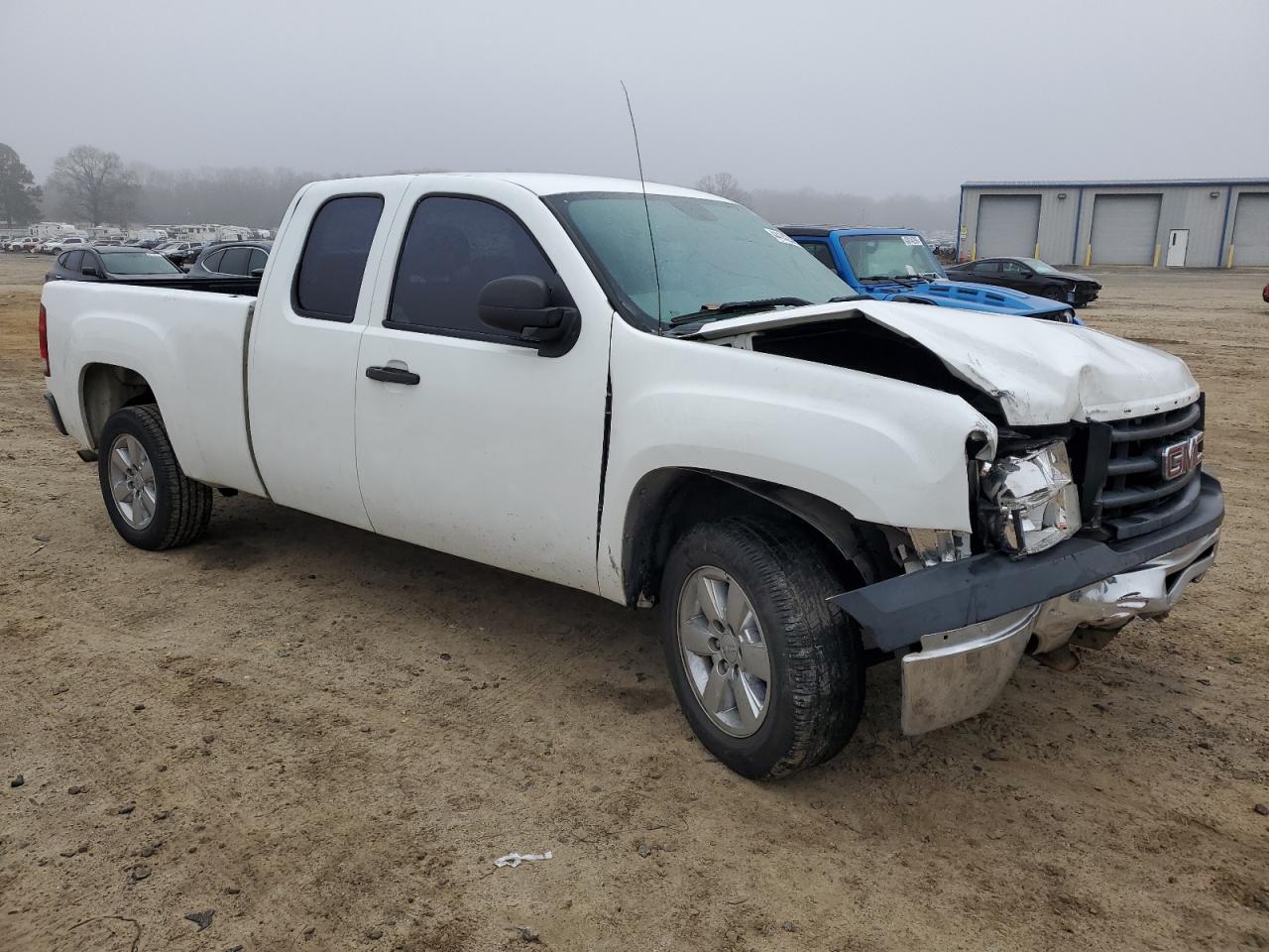 2011 GMC Sierra - Image 4