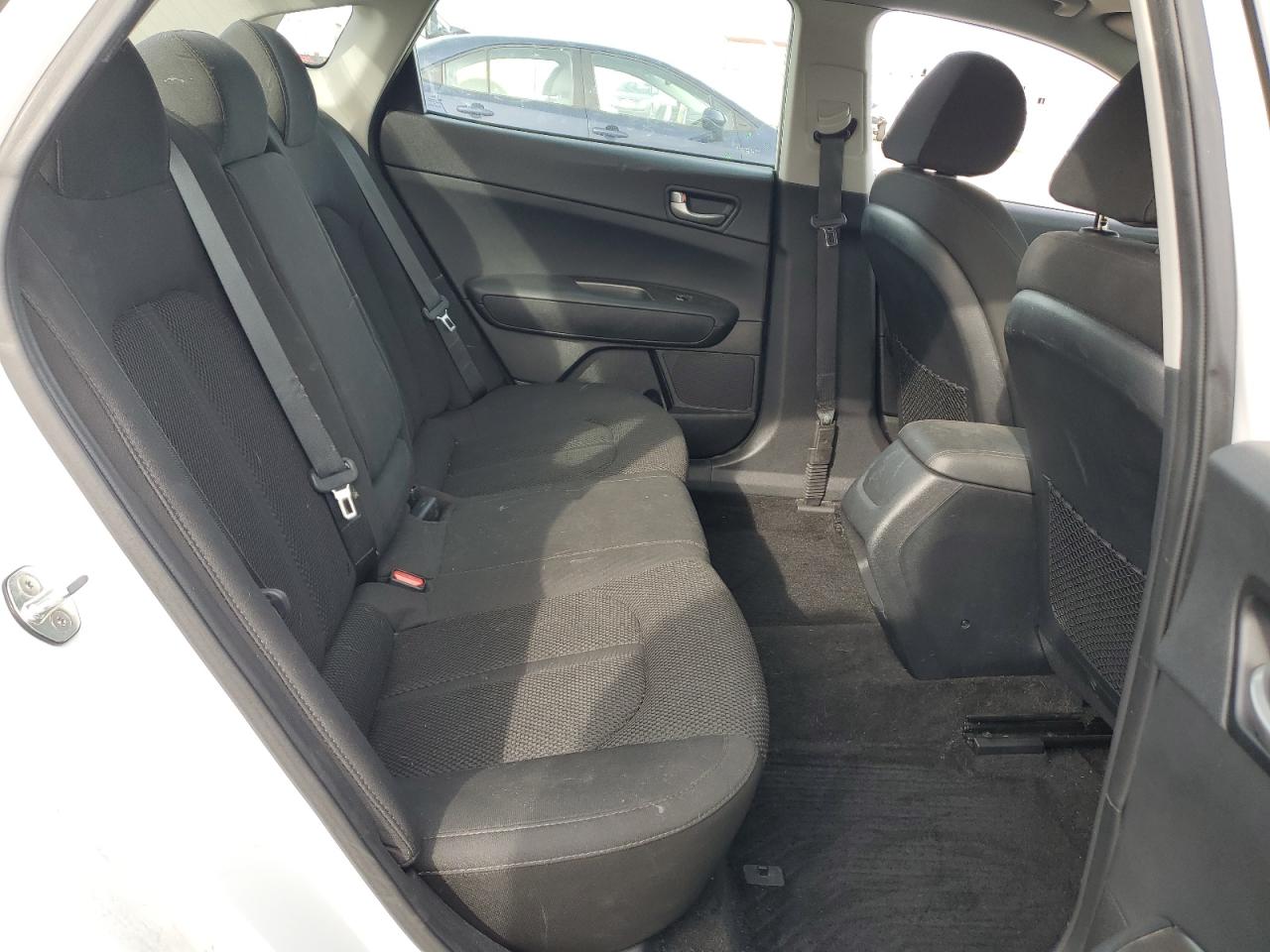 2019 Kia Optima - Image 10