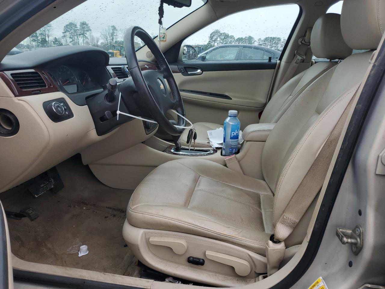 2010 Chevrolet Impala - Image 7