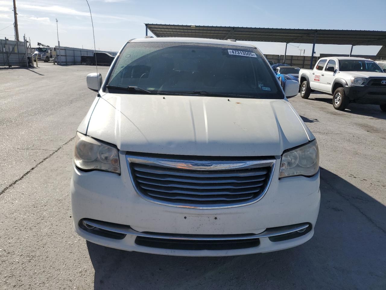 2015 Chrysler Town & Country - Image 5