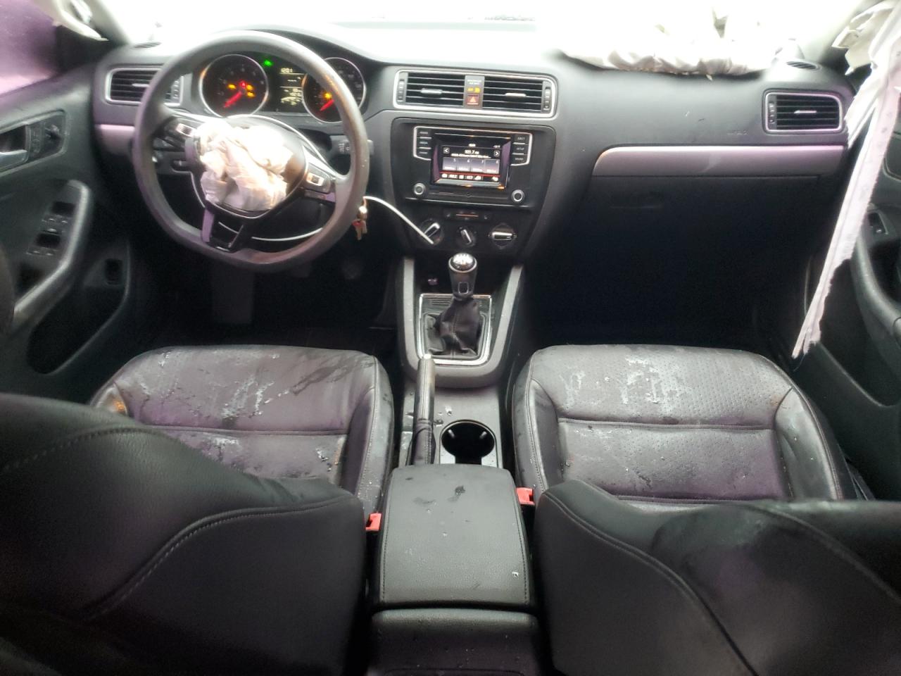 2018 Volkswagen Jetta - Image 8