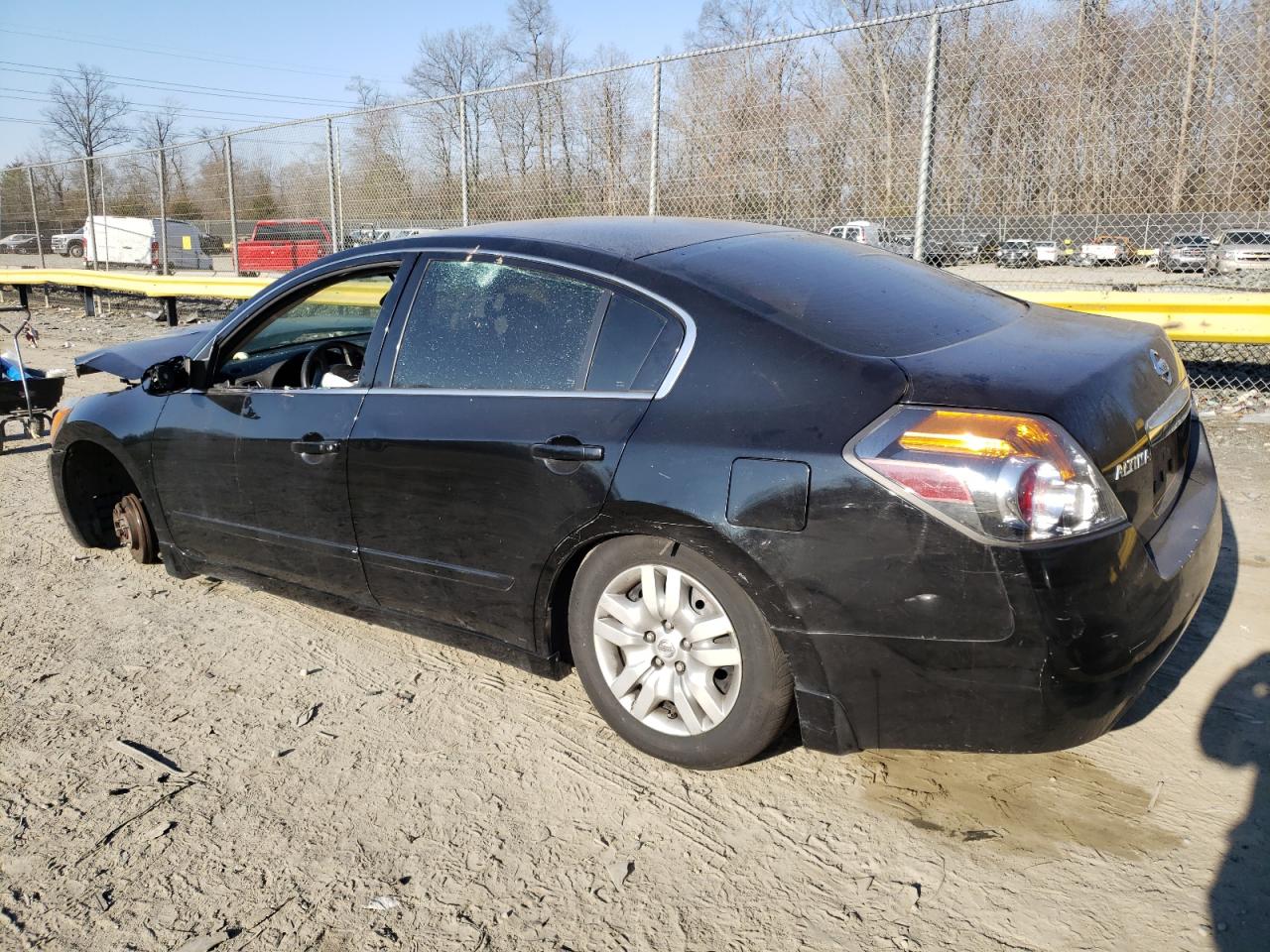 2011 Nissan Altima - Image 2