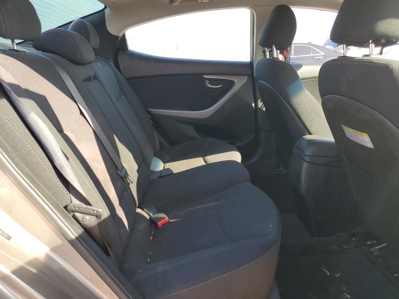 2015 Hyundai Elantra - Image 12