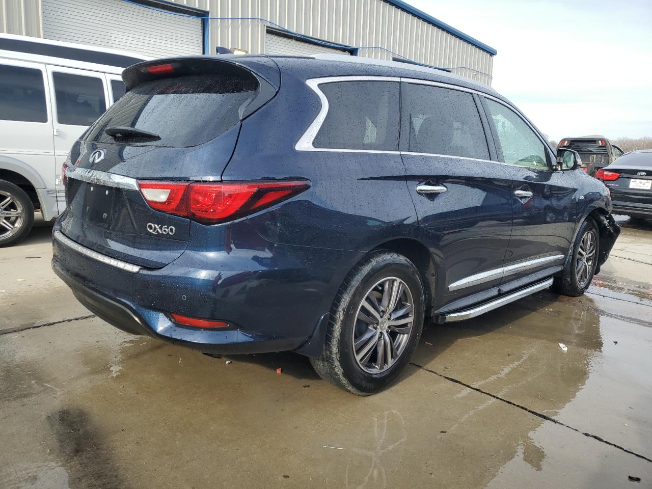 2017 Infiniti QX60 - Image 3