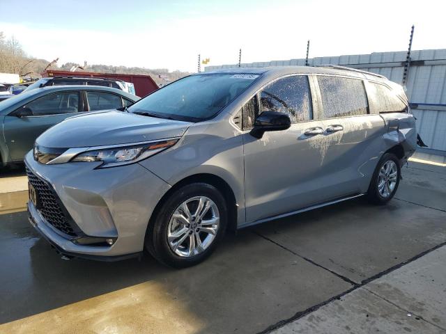 2023 Toyota Sienna Xse