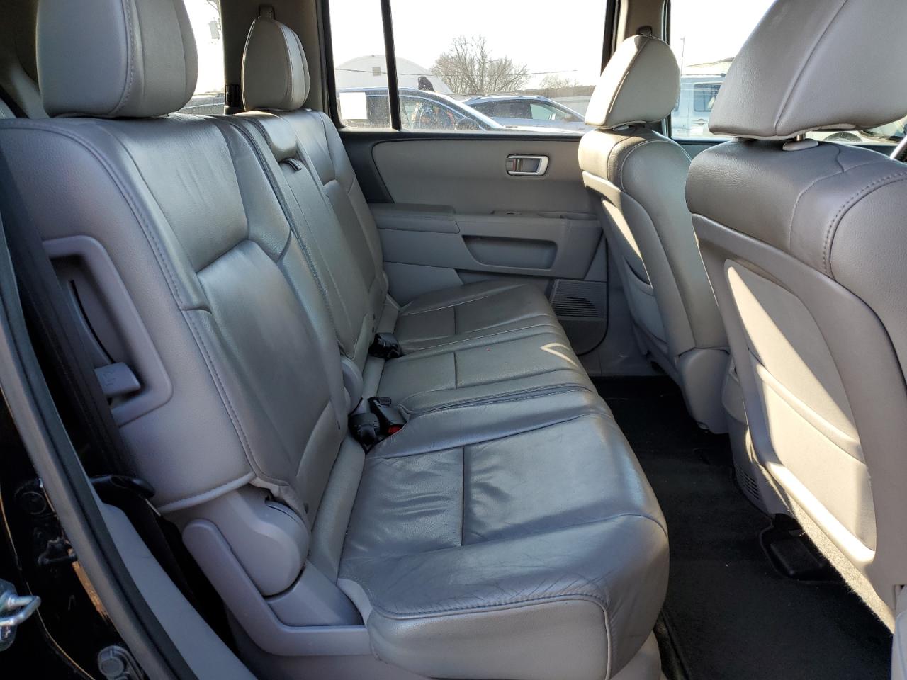 2014 Honda Pilot - Image 11
