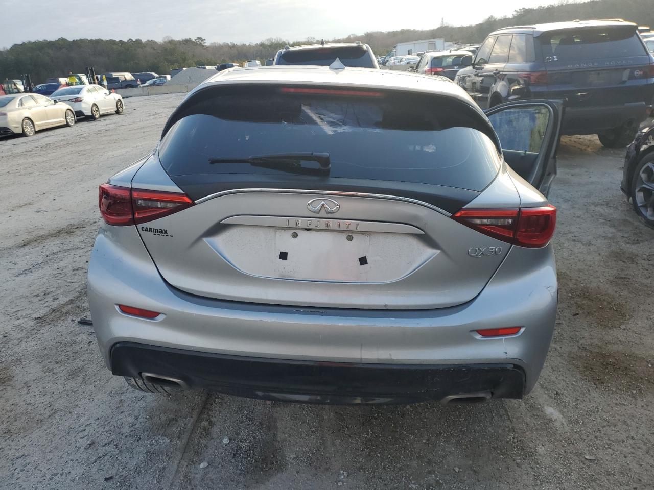 2018 Infiniti QX30 - Image 6
