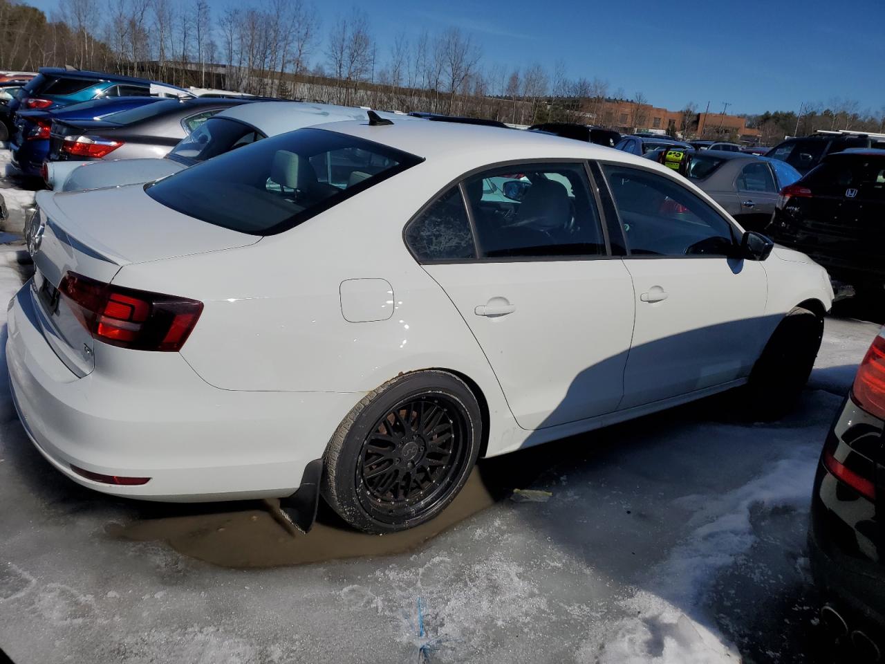 2016 Volkswagen Jetta - Image 3