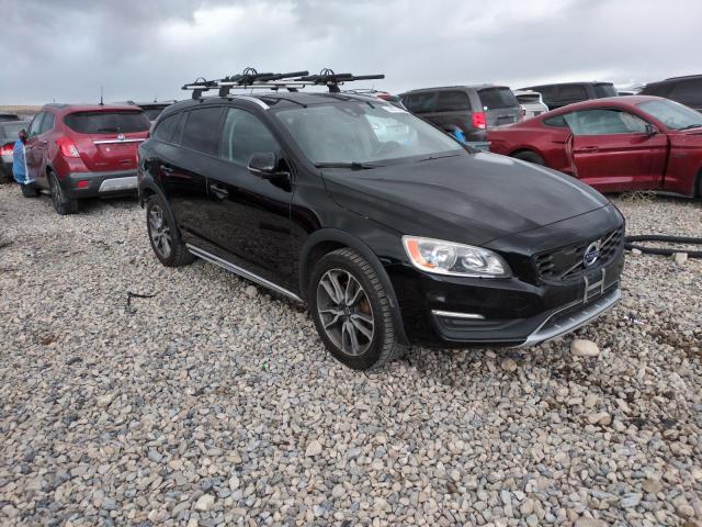  VOLVO V60 2017 Чорний