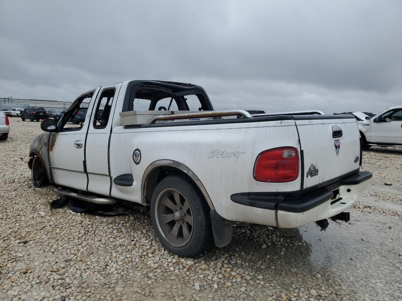 2001 Ford F-150 - Image 2