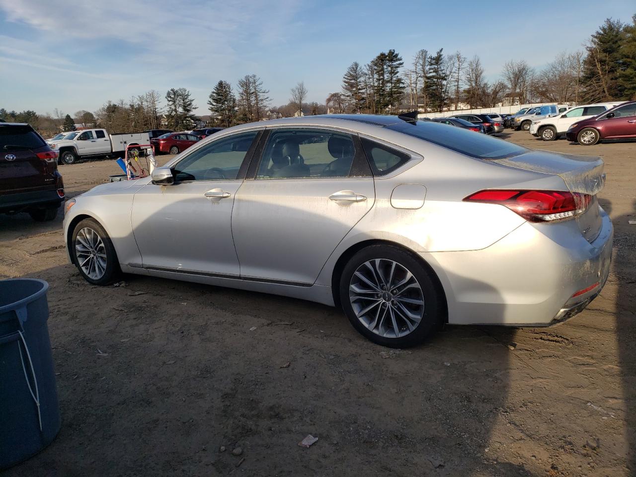 2015 Hyundai Genesis - Image 2