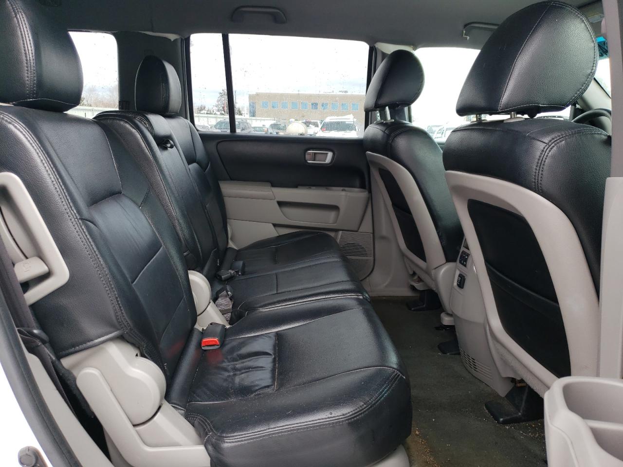 2015 Honda Pilot - Image 11