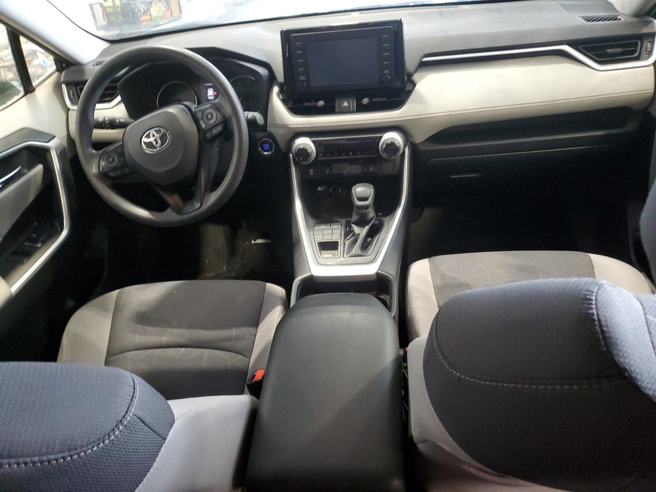 2019 Toyota RAV 4 - Image 8