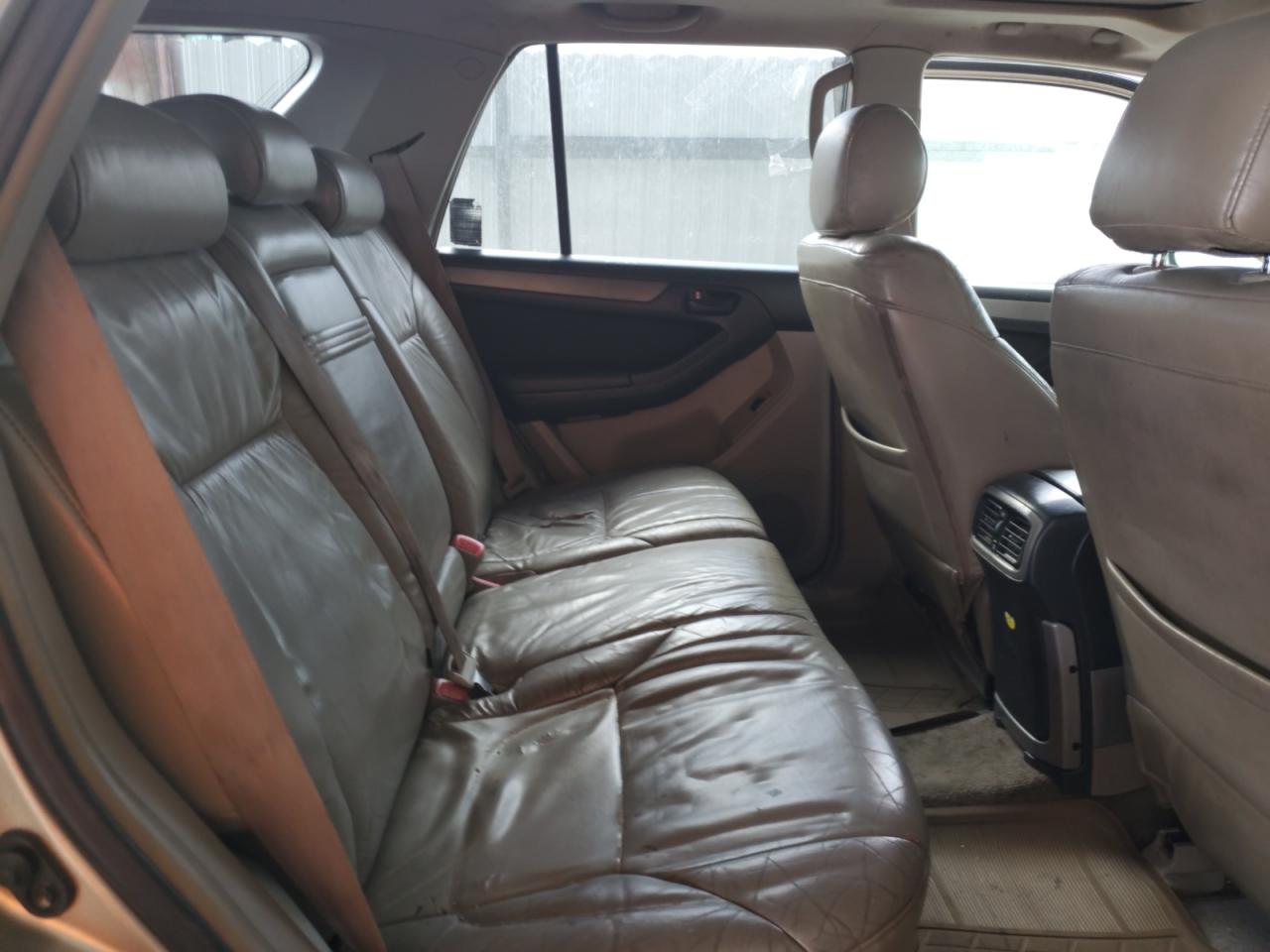 2004 Toyota 4Runner - Image 11