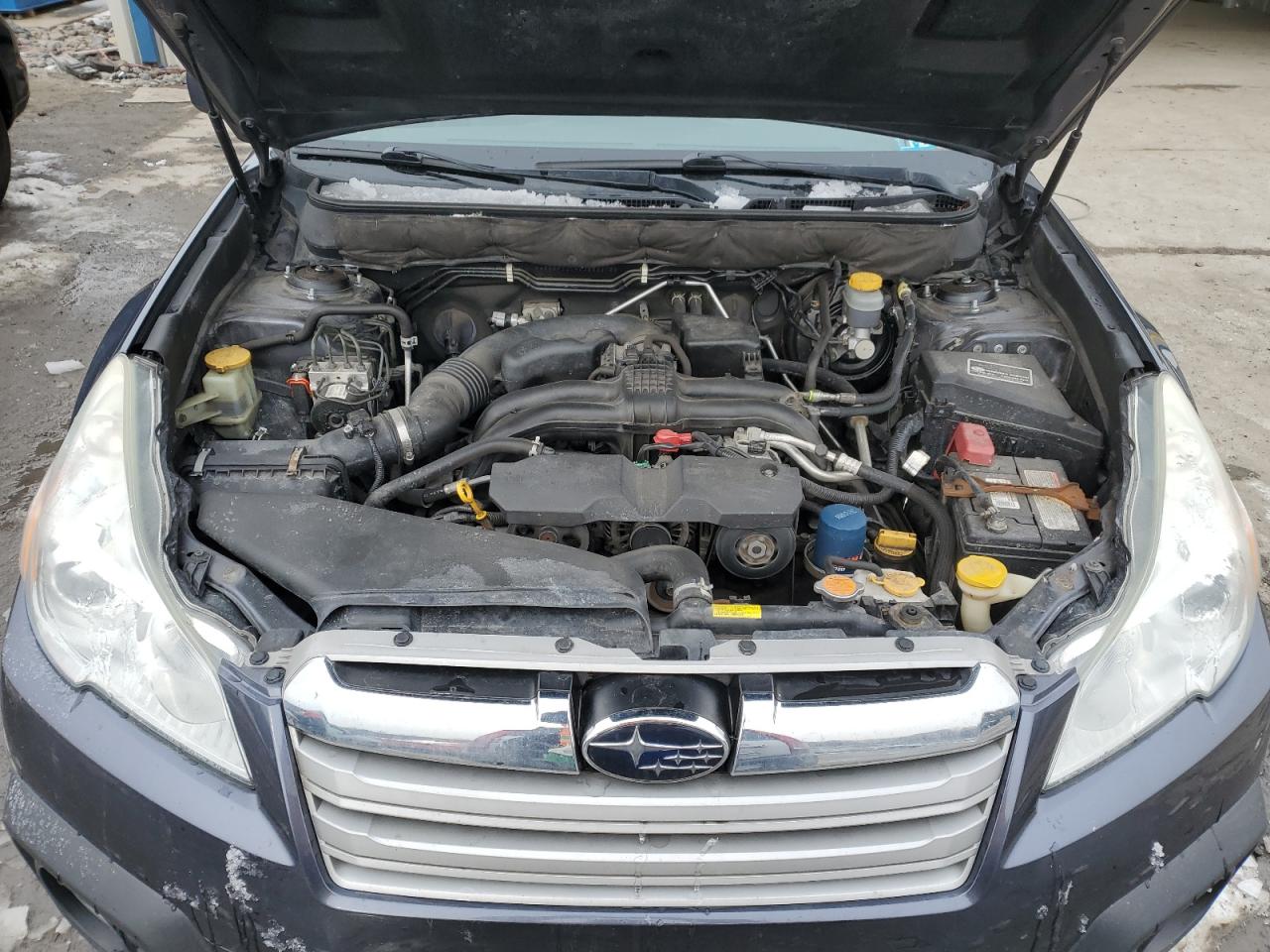 2014 Subaru Outback - Image 12