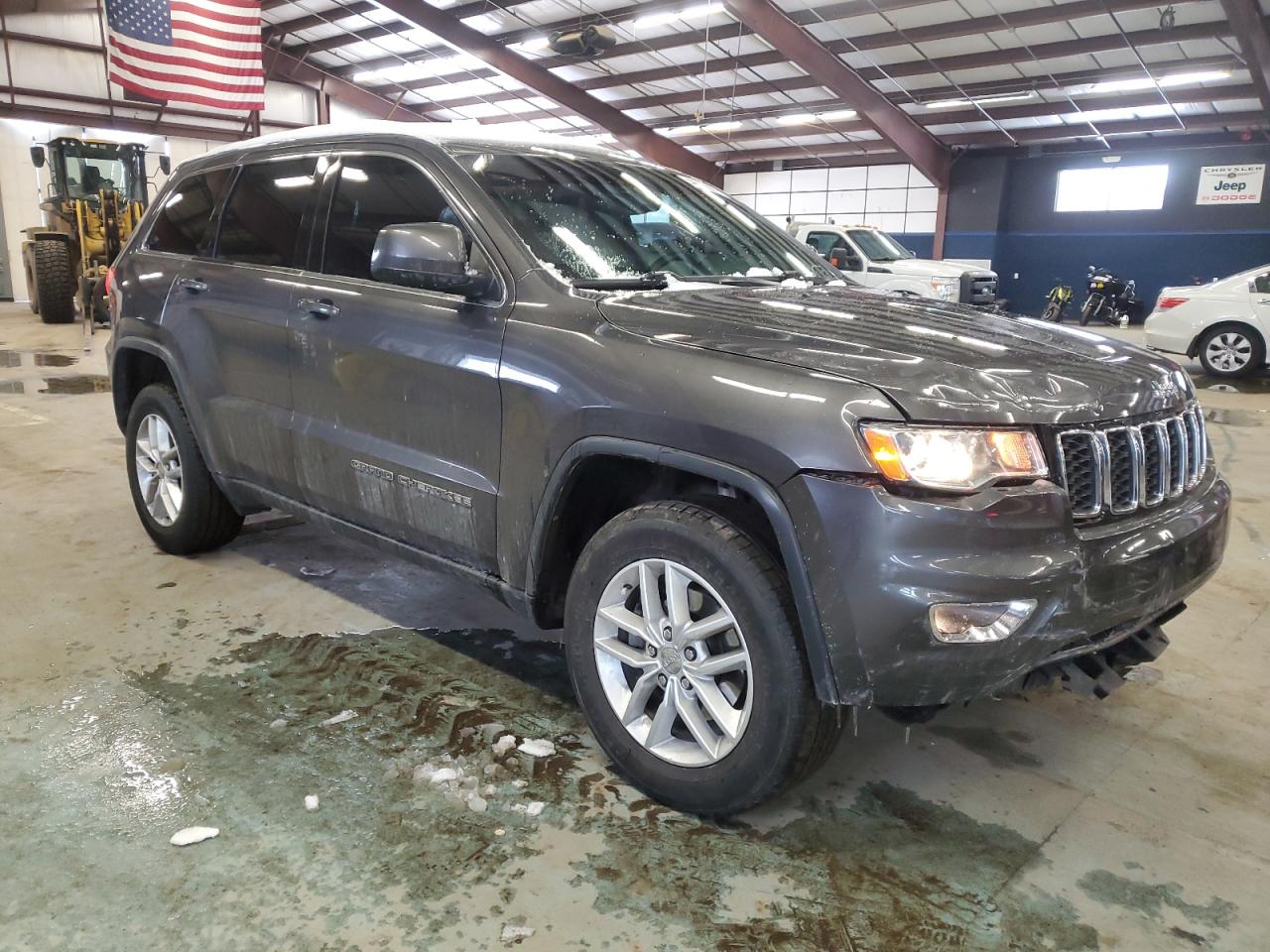 2017 Jeep Grand Cherokee - Image 4
