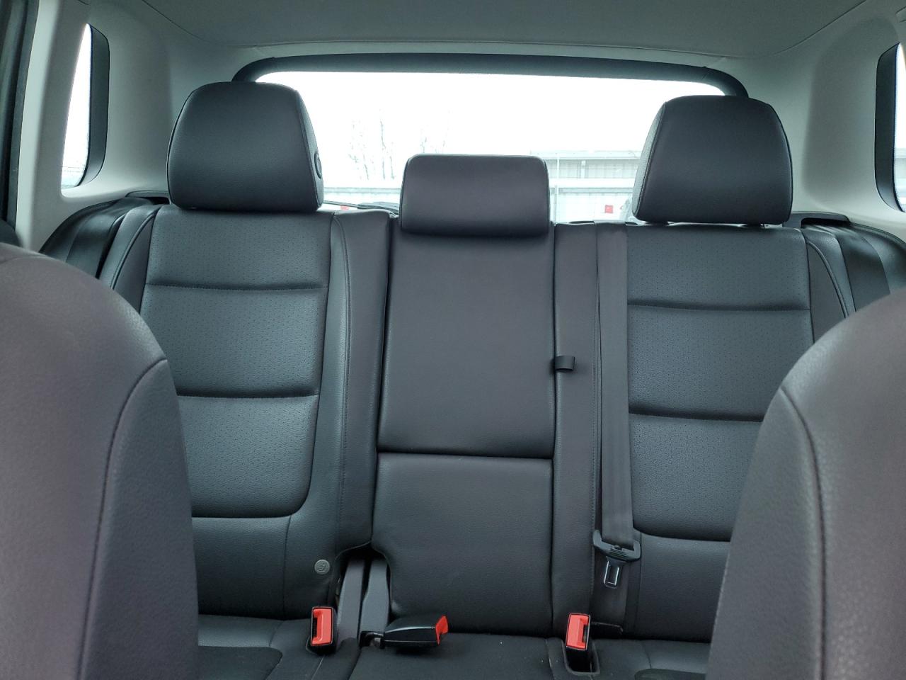 2016 Volkswagen Tiguan - Image 10