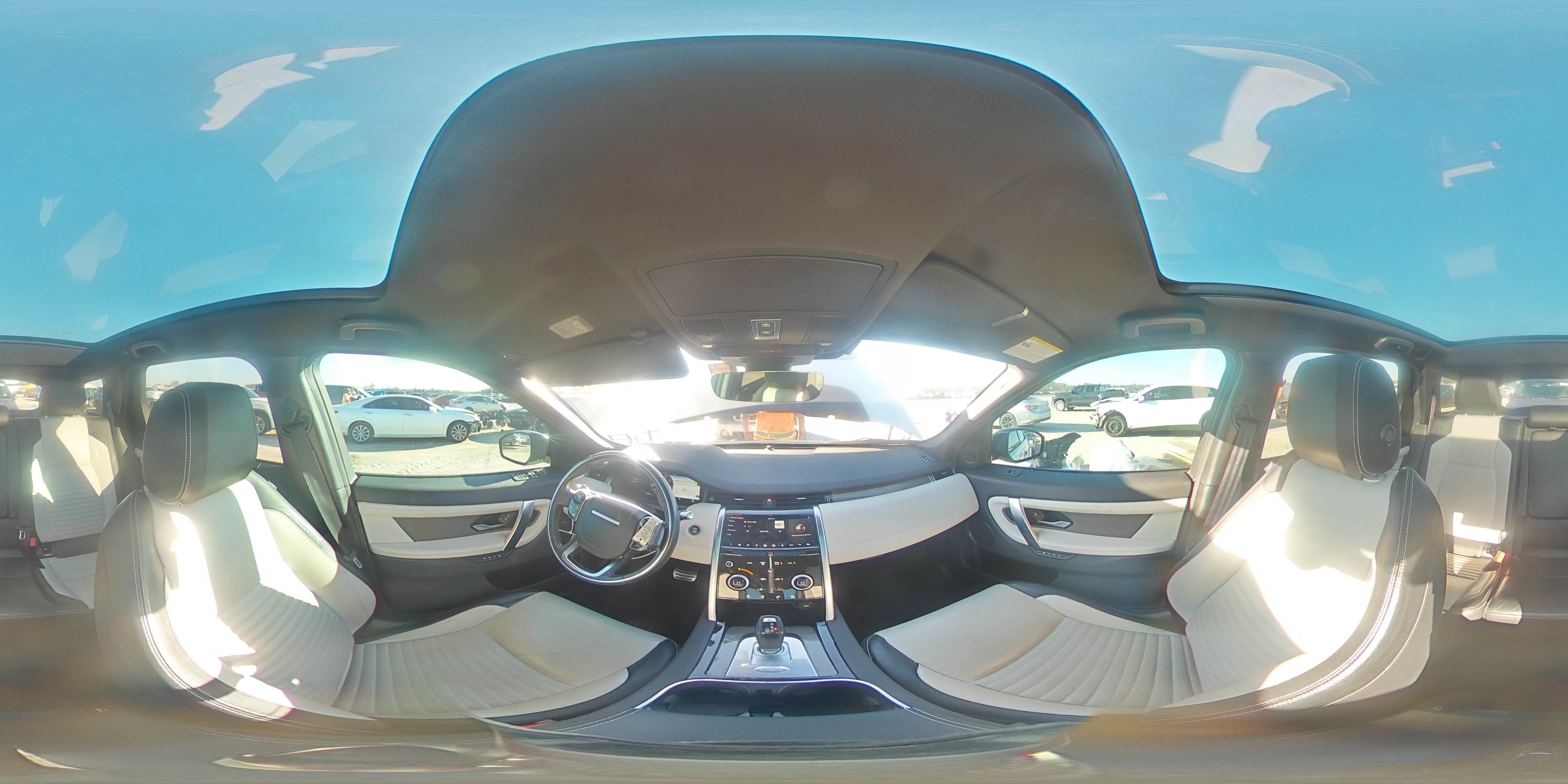 2020 Land Rover Discovery - Image 14