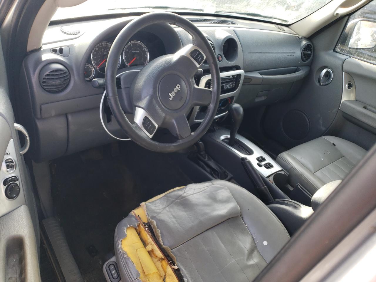 2005 Jeep Liberty (North America) - Image 8