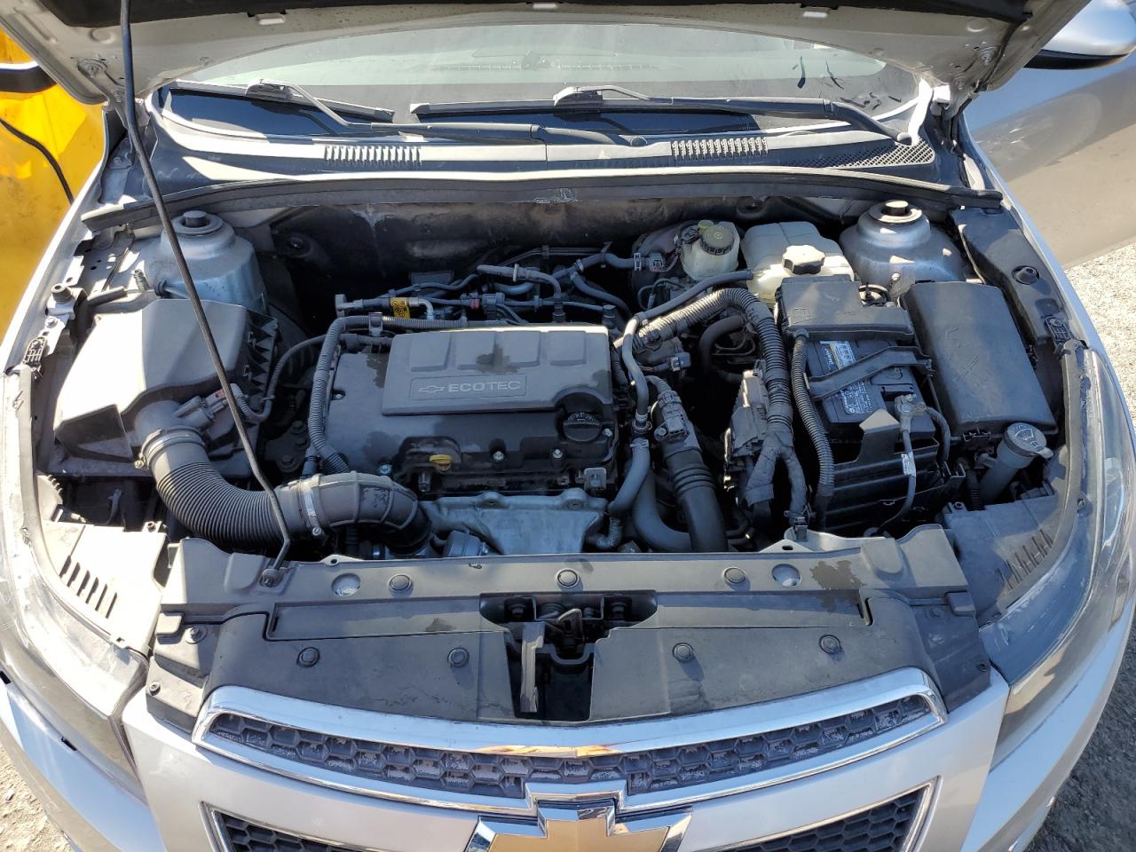 2014 Chevrolet Cruze - Image 12