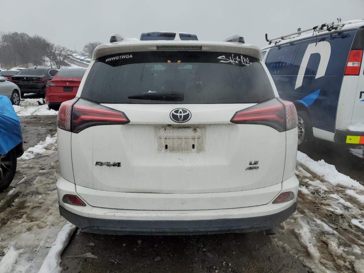 2017 Toyota RAV 4 - Image 6