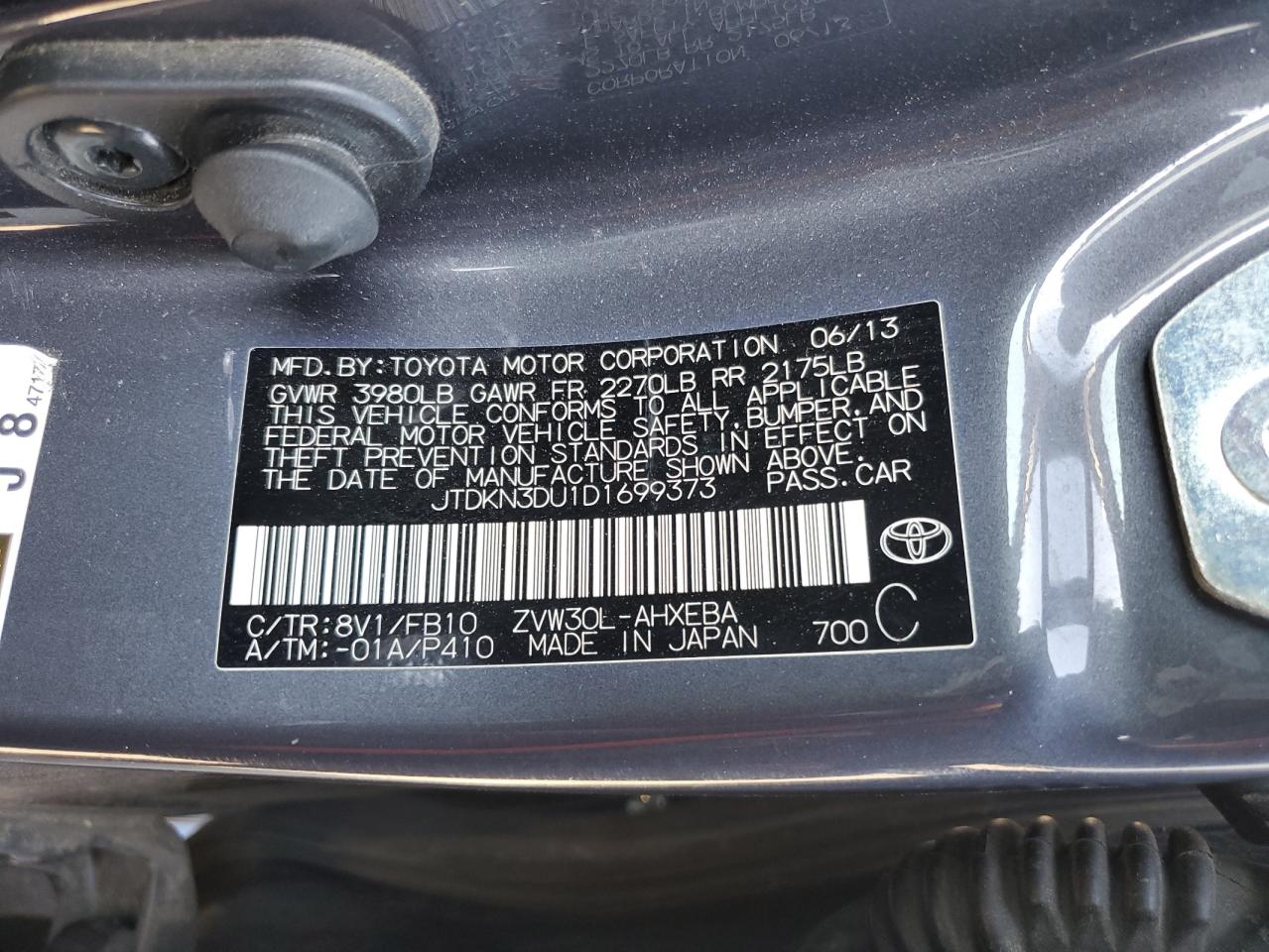2013 Toyota Prius - Image 14