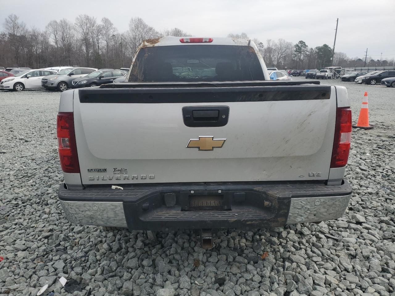 2010 Chevrolet Silverado - Image 6