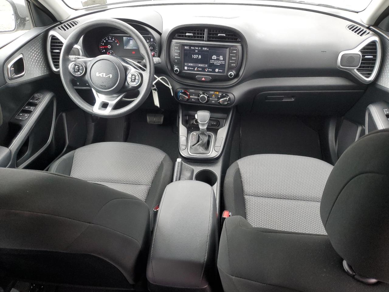 2022 Kia Soul - Image 8