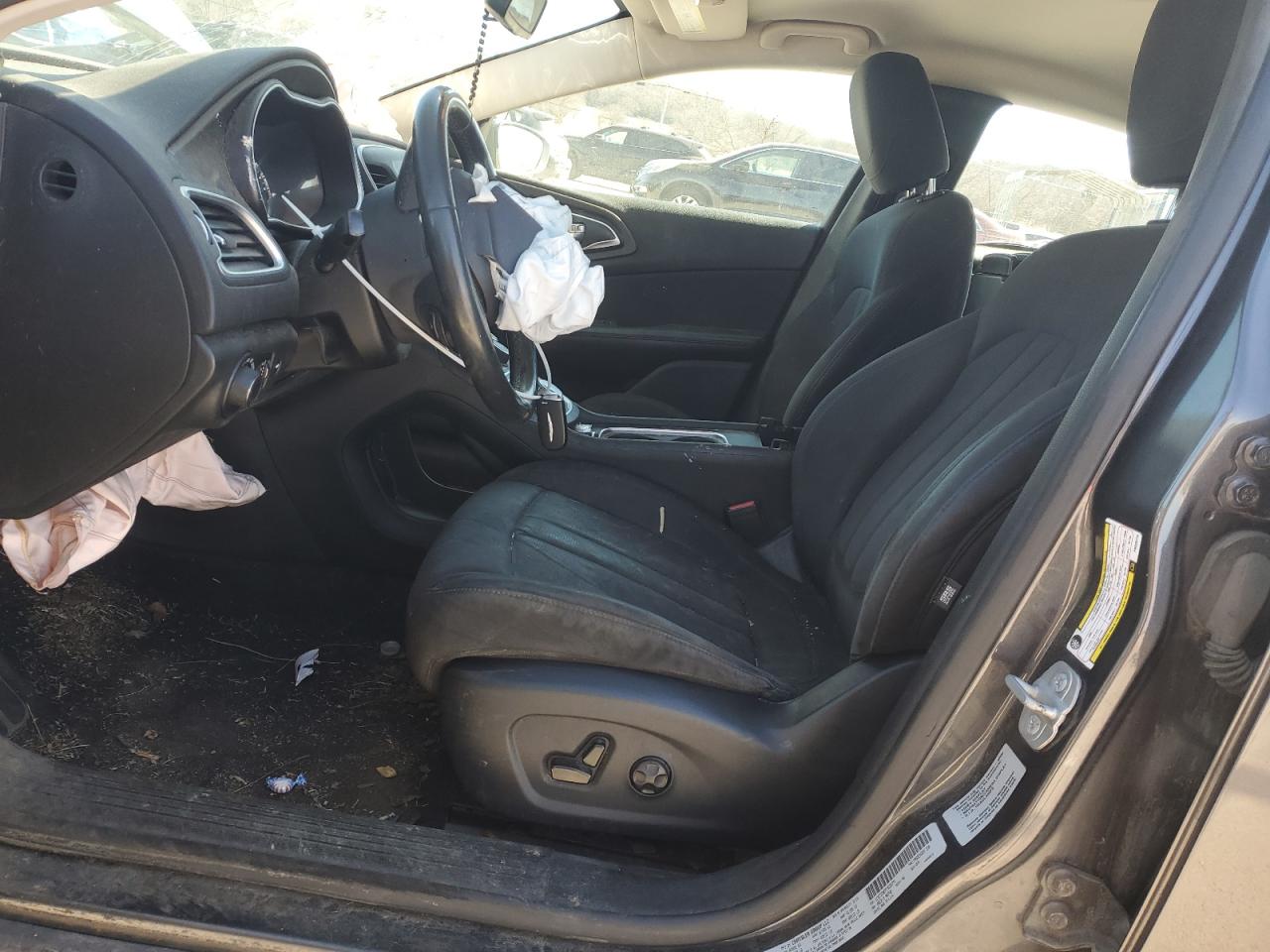 2015 Chrysler 200 - Image 7