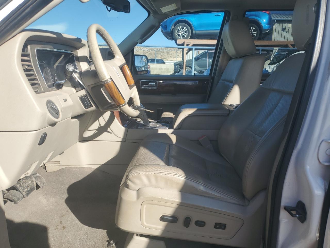 2012 Lincoln Navigator - Image 7