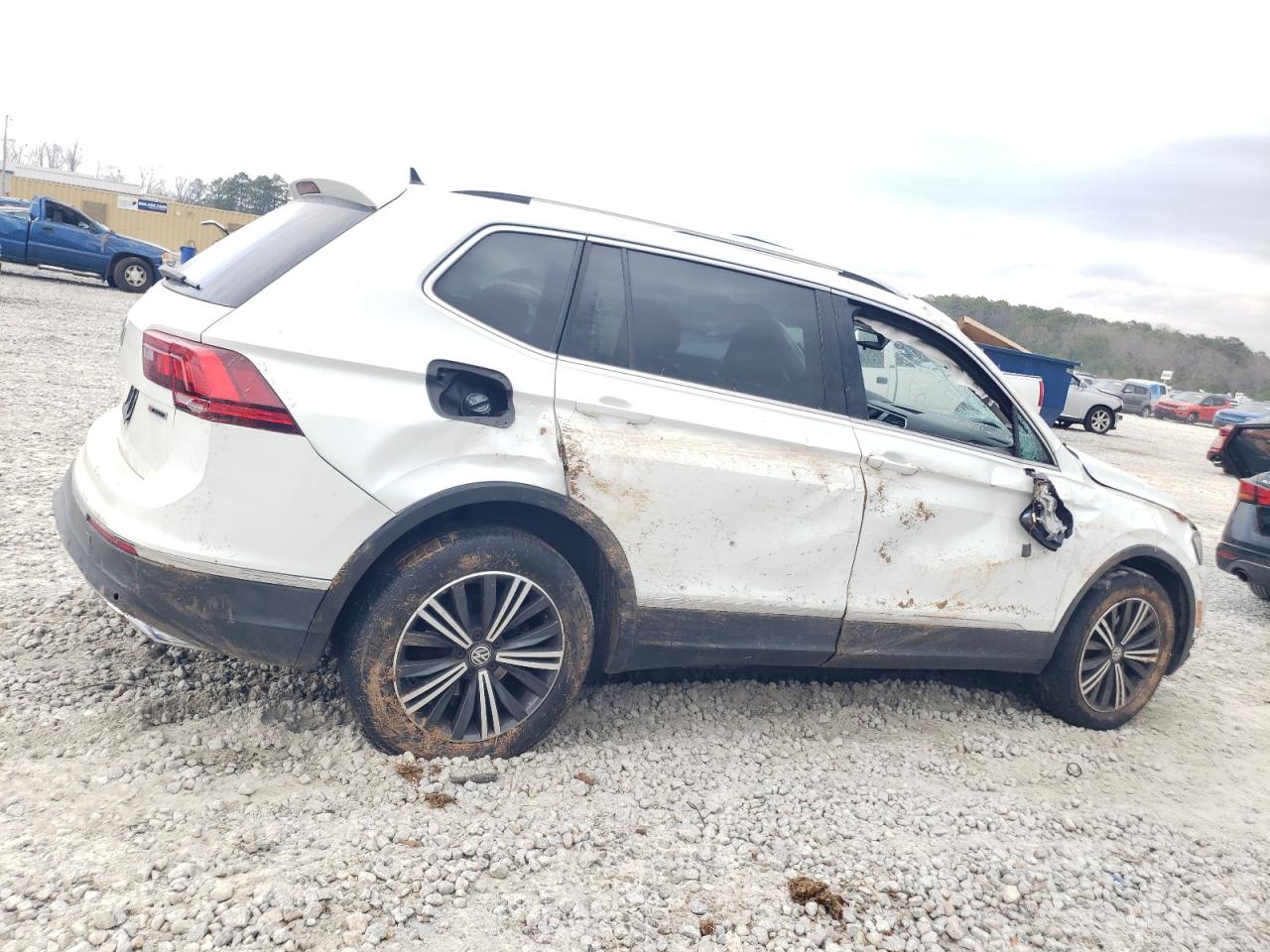 2019 Volkswagen Tiguan - Image 3
