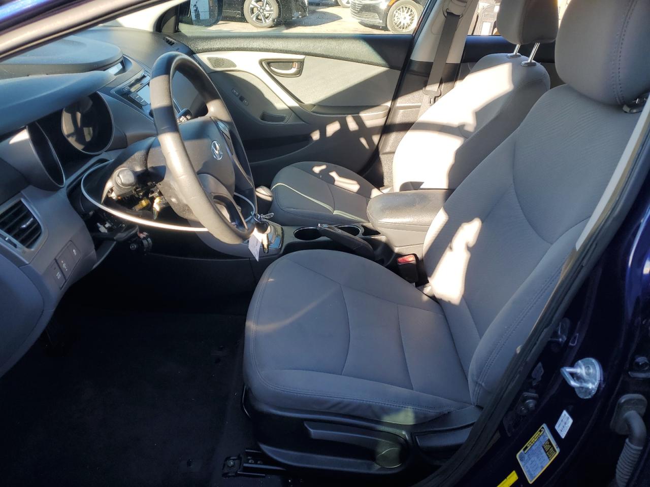 2013 Hyundai Elantra - Image 7
