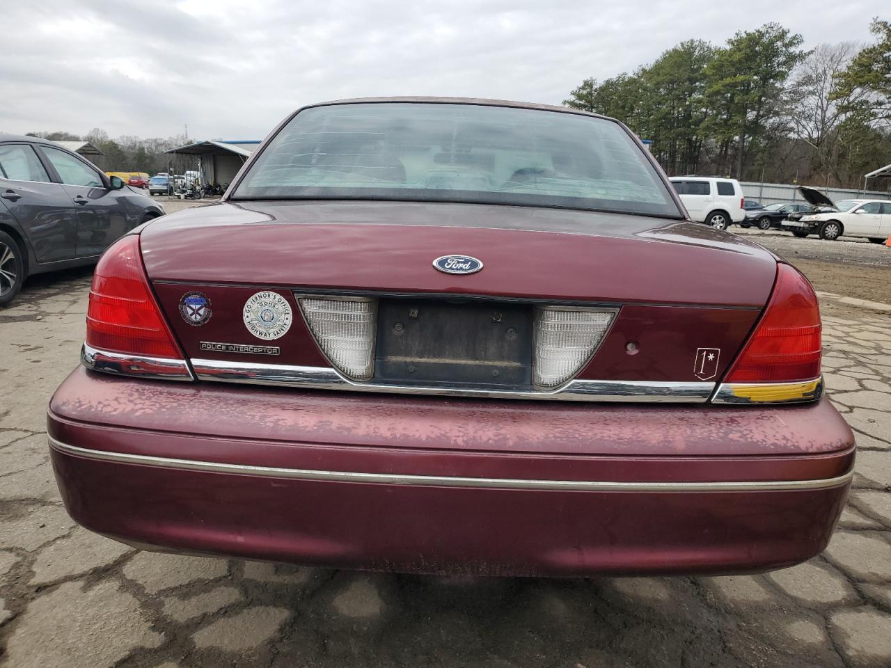 2004 Ford Crown Victoria - Image 6