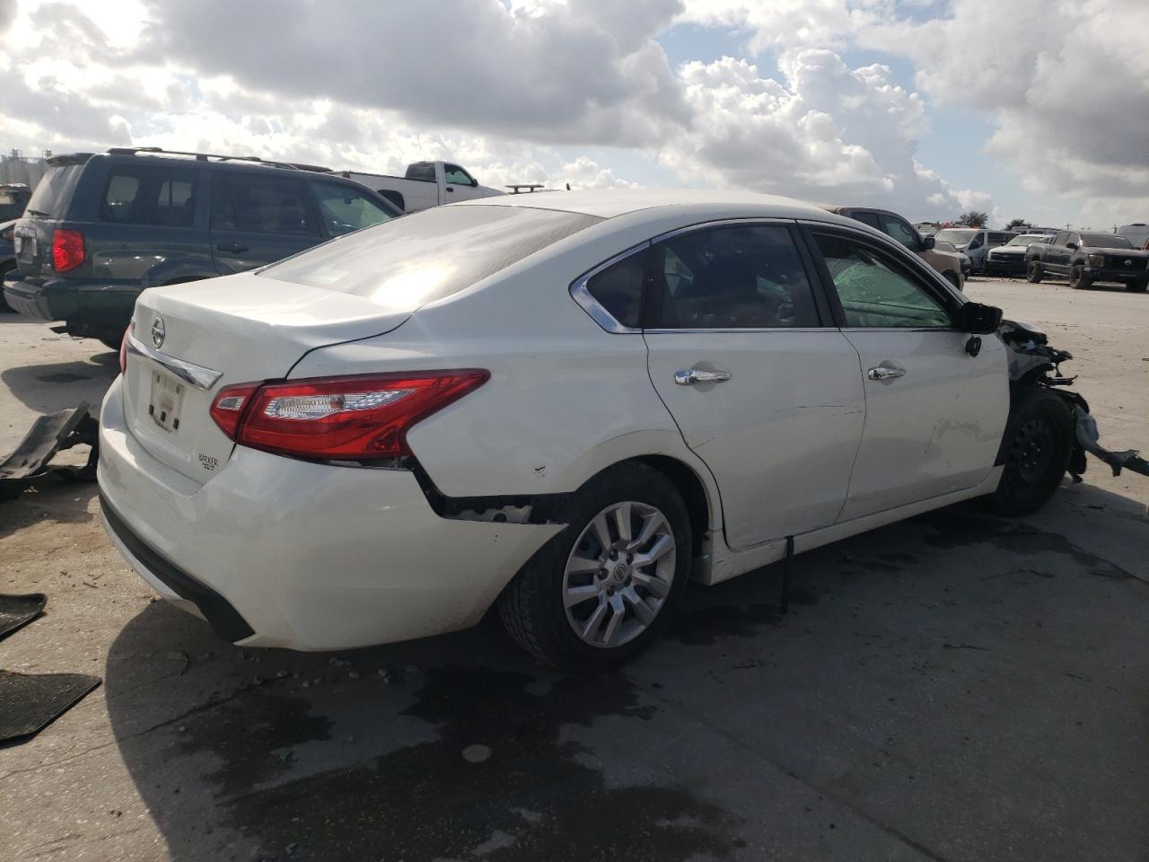 2016 Nissan Altima - Image 3