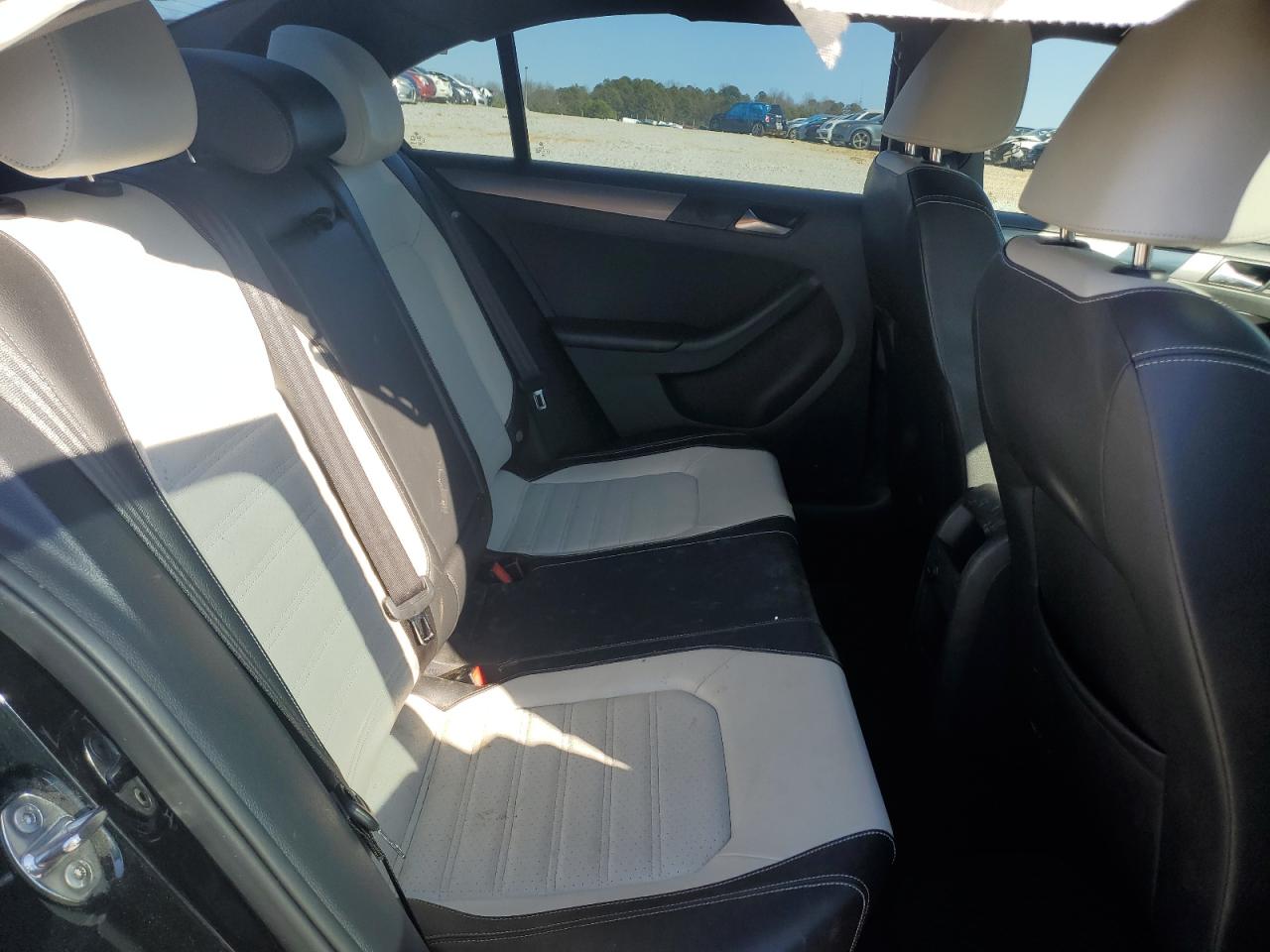 2016 Volkswagen Jetta - Image 10
