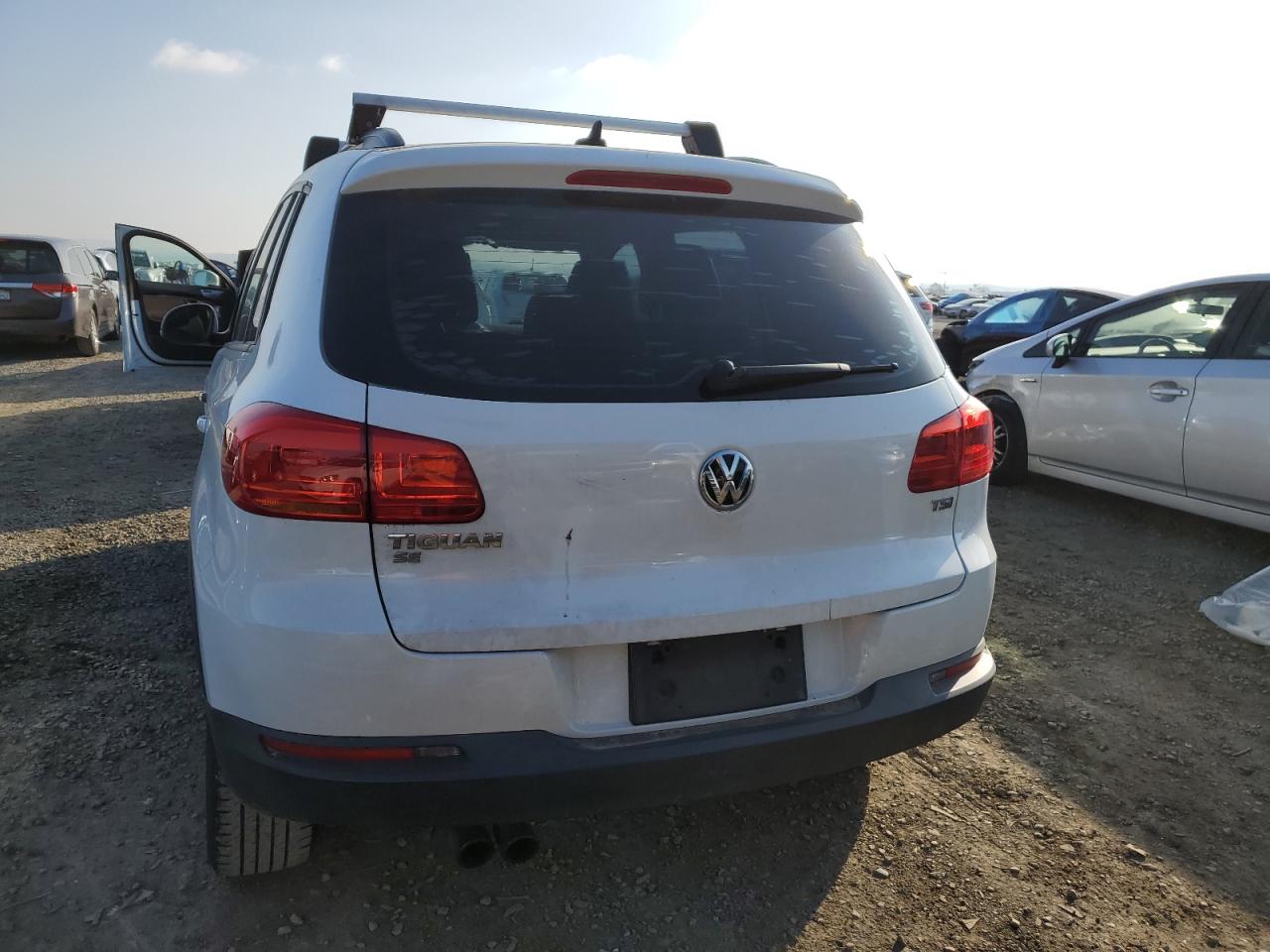 2017 Volkswagen Tiguan - Image 6