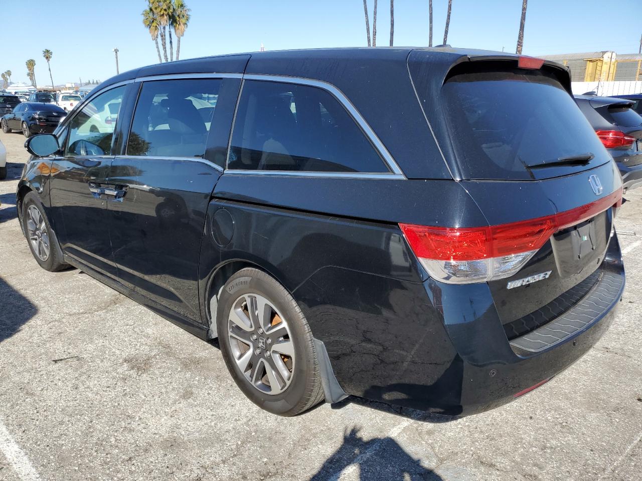 2015 Honda Odyssey - Image 2