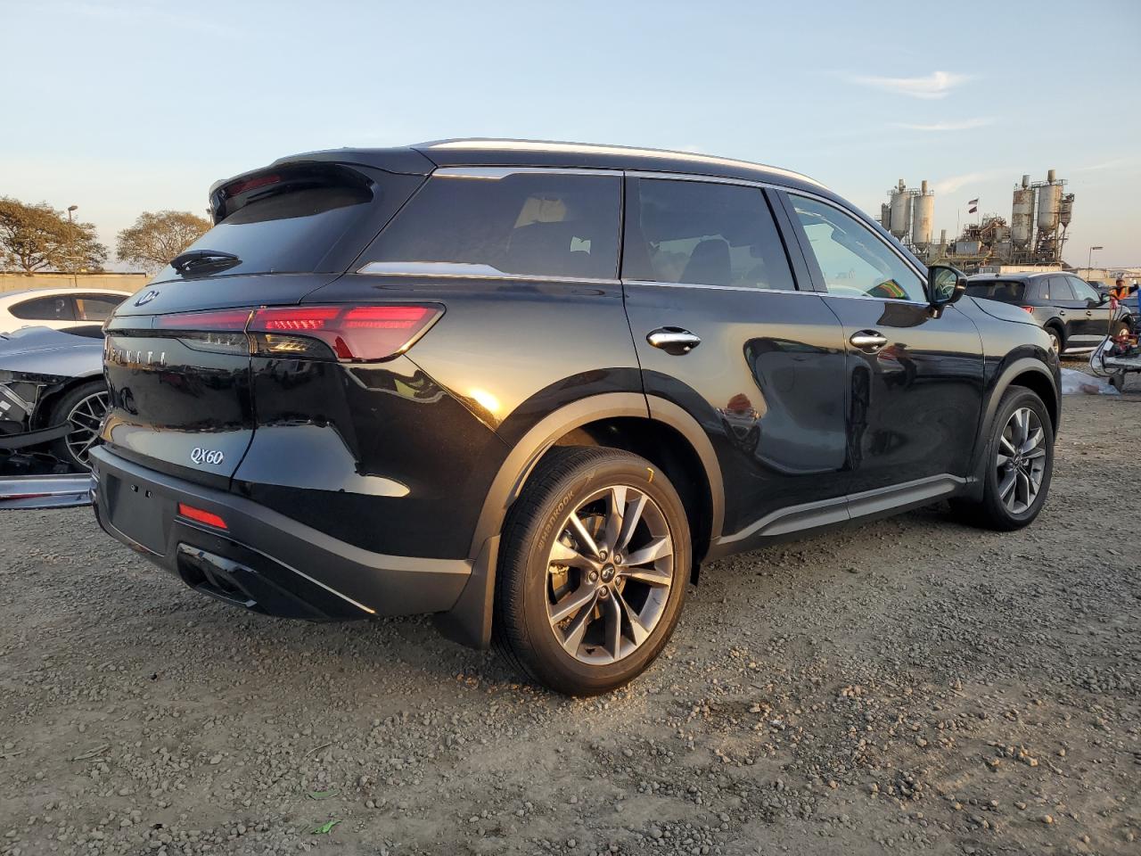 2024 Infiniti QX60 - Image 3