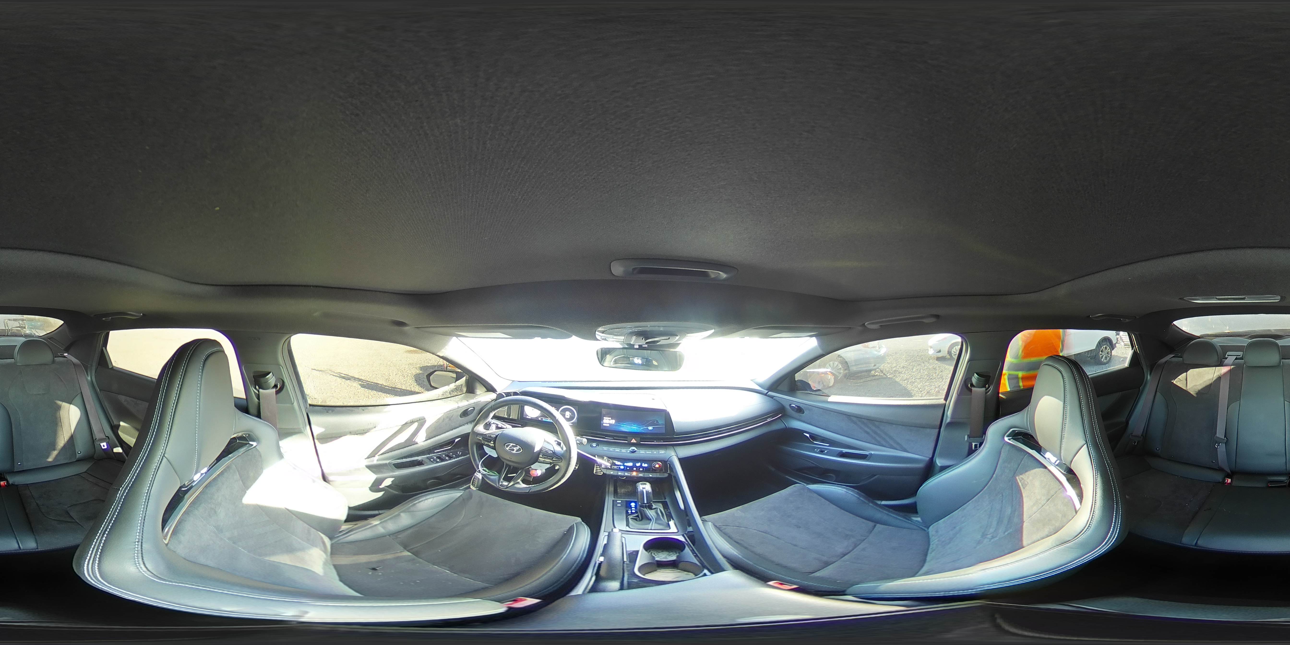 2022 Hyundai Elantra - Image 12