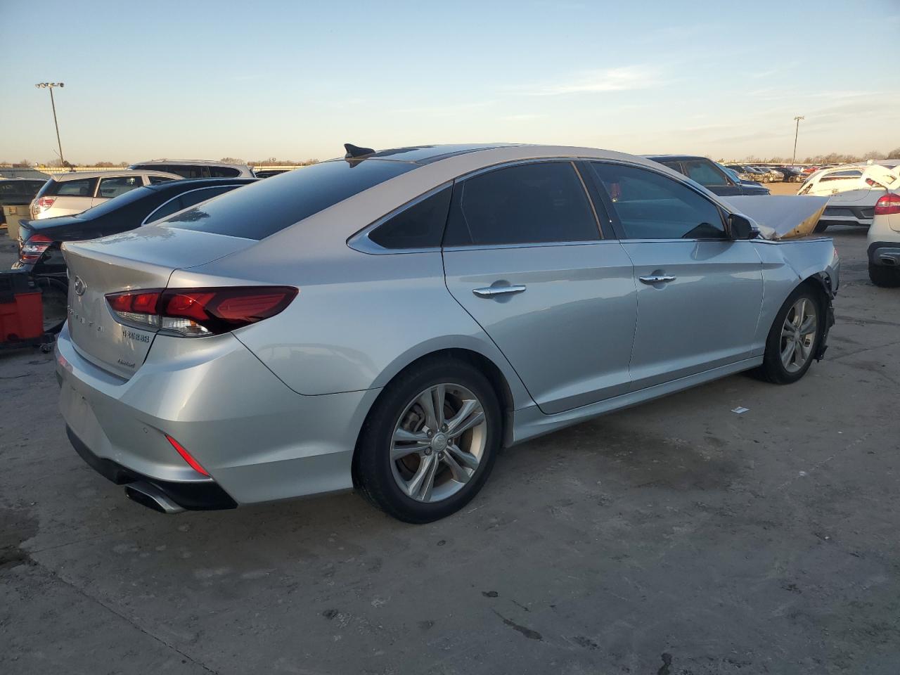 2018 Hyundai Sonata - Image 3
