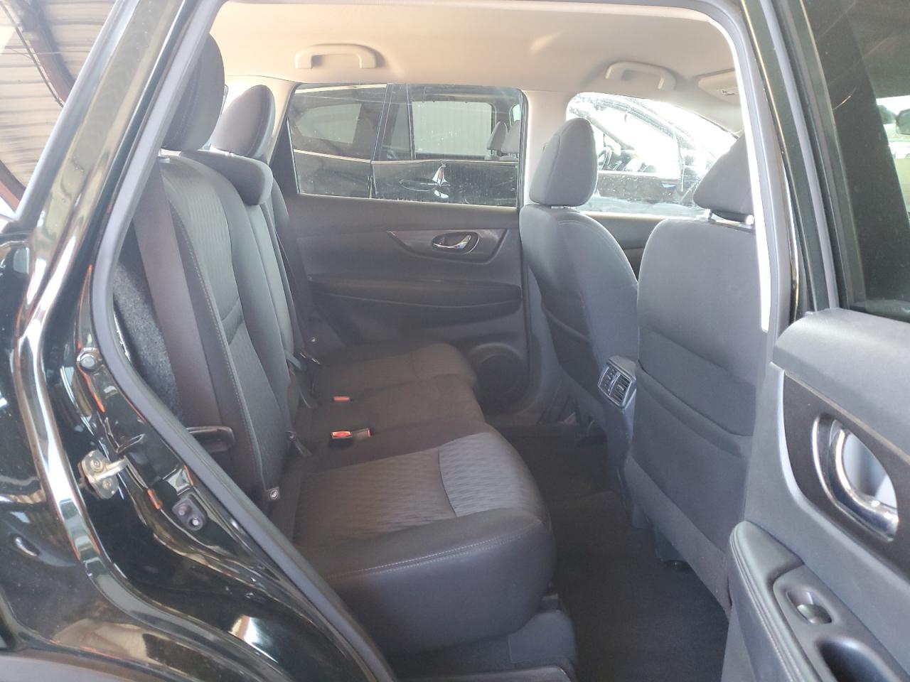 2020 Nissan Rogue - Image 10