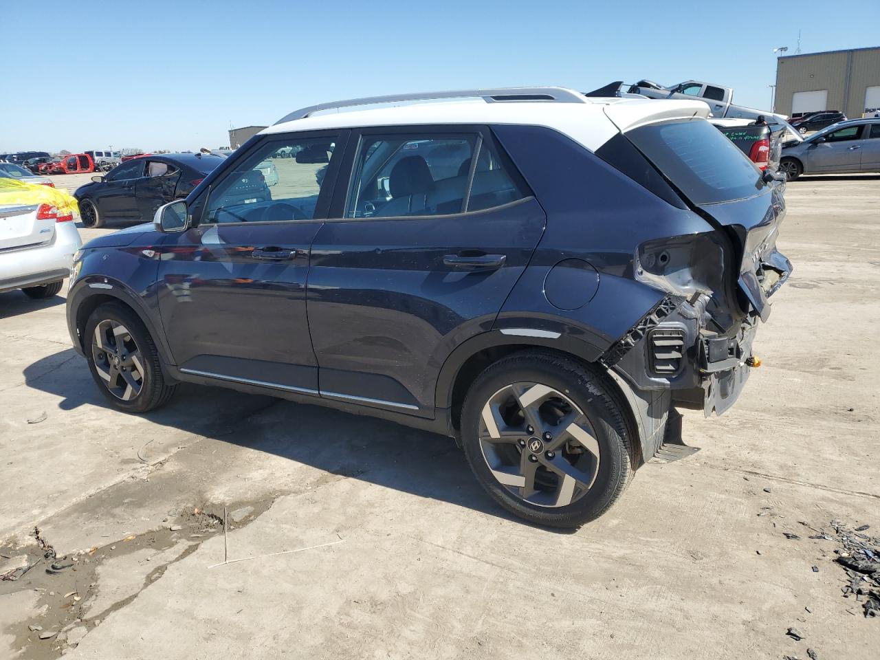 2020 Hyundai Venue - Image 2