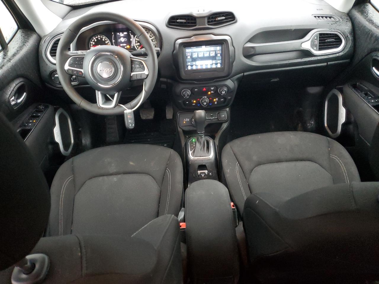 2021 Jeep Renegade - Image 8