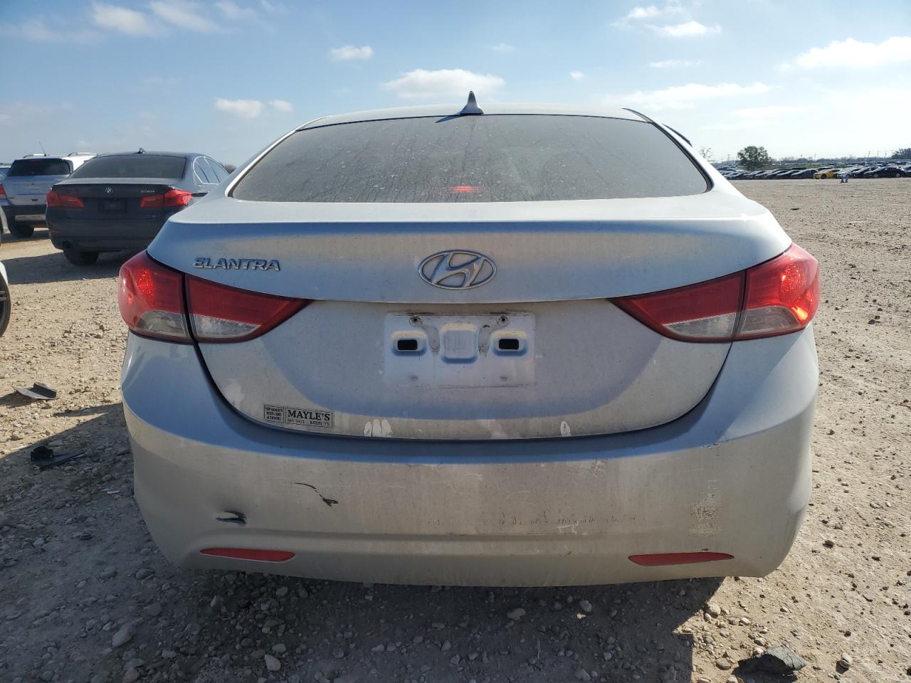 2013 Hyundai Elantra - Image 6